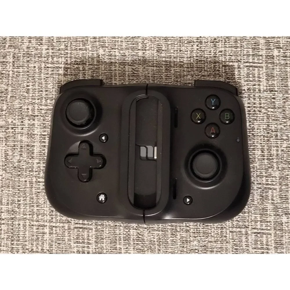 Razer Kishi Universal Gaming Controller for Android V1 Xbox One Next-gen Games